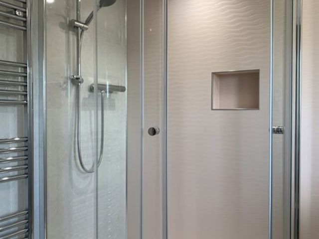 shower-rooms (16)-kireth-ai